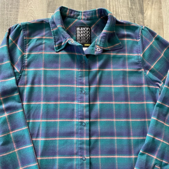 Burton Blitz Dry Ride Flannel Shirt
Snap
Women’s MEDIUM
Green Purple - Picture 4 of 11